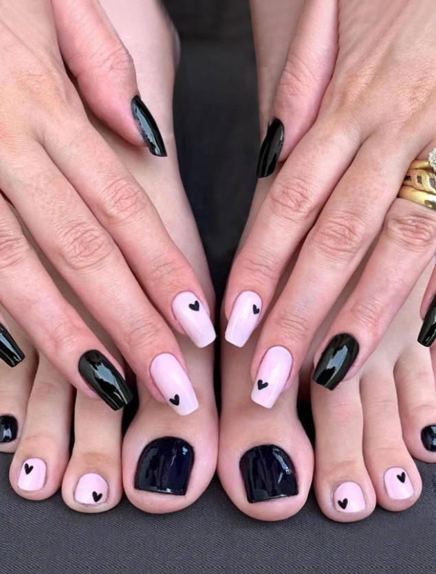 Monochrome Heart Full Manicure and Pedicure Set